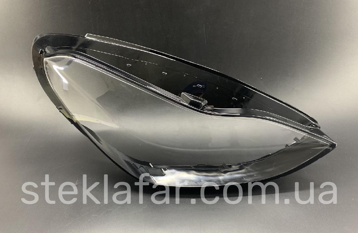 Скло до фари Tesla Model Y (2019-2022)